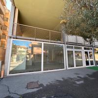 Fondo commerciale+magaz. nel corso di Marina di GR