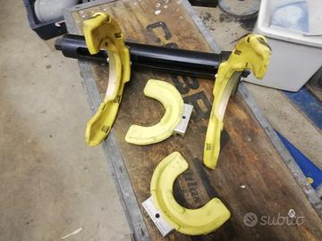 attrezzo per sostituire ammortizzatori 