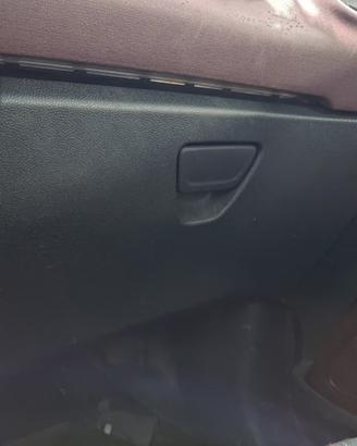 Cassetto portaoggetti FORD FIESTA del 2010