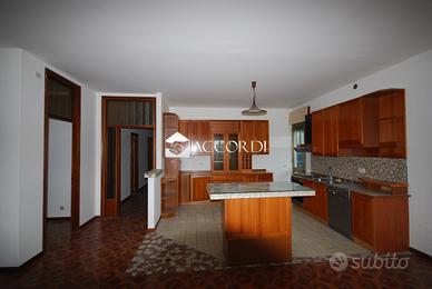 Rif.RB122| casa ind. susegana