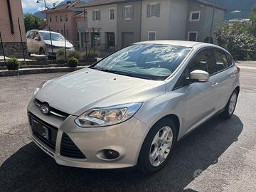 FORD FOCUS DUE VOLUMI - 2013