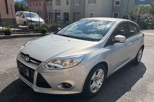 FORD FOCUS DUE VOLUMI - 2013