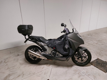 Honda integra 750 dct