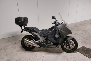 Honda integra 750 dct