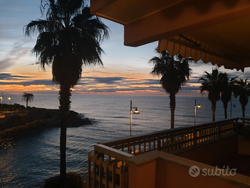Trilocale SUL MARE con Terrazza e Garage Sett/Giu