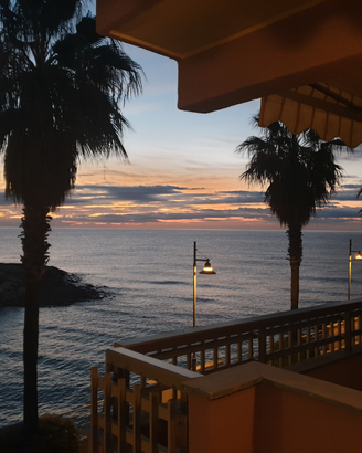 Trilocale SUL MARE con Terrazza e Garage Sett/Giu