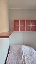 mobili per camera da letto bianco e rosa