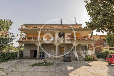 Appartamento di 140 m² con 4 locali a San Cesareo