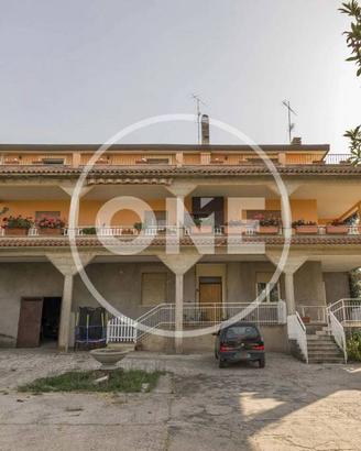 Appartamento di 140 m² con 4 locali a San Cesareo