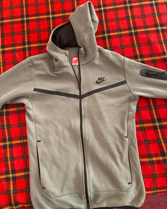 nike tech