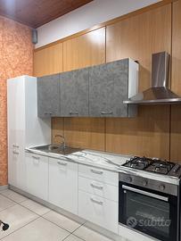Cucina nuova completa di elettrodomestici 300cm