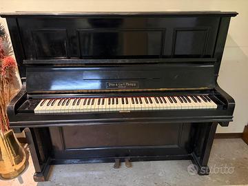 Pianoforte  acustico verticale antico