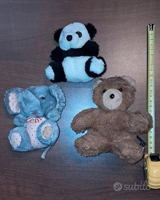 3 piccoli peluche: Panda, Elefantino, Orsetto