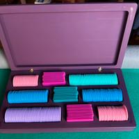 Confezione in legno viola+ 221 gettoni acrilico vi