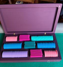 Confezione in legno viola+ 221 gettoni acrilico vi