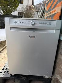 Lavastoviglie usata Hotpoint Piston