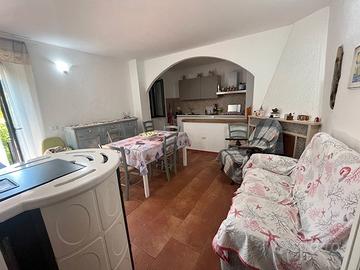 Monti fronte uffici del comune