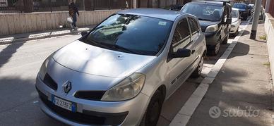 RENAULT Clio 1.2 16V 3 porte Confort