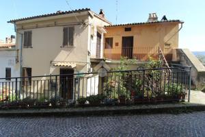 2 LOCALI A SCANDRIGLIA