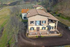 BIFAMILIARE A LANGHIRANO