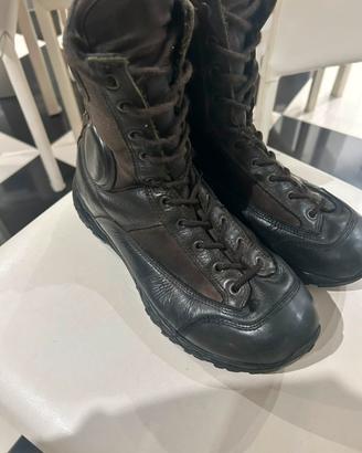 Anfibi militari estivi