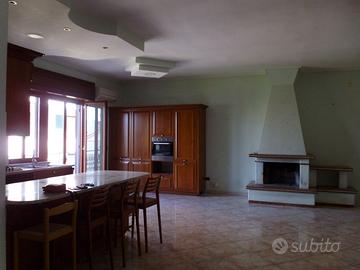 Ampio appartamento a Cardito