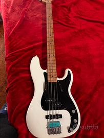 Basso Fender Squier