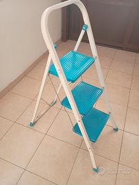 Scala a tre gradini