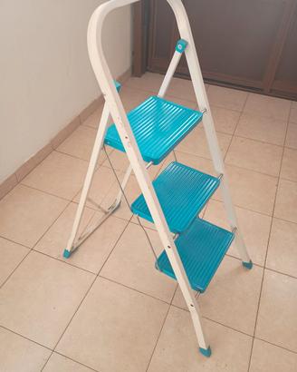 Scala a tre gradini