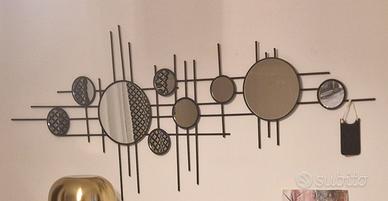 Specchio moderno in metallo