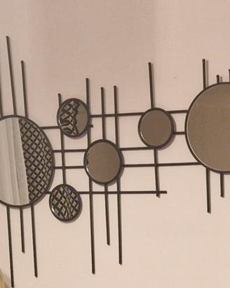 Specchio moderno in metallo