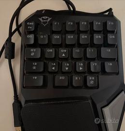 Tastiera a una mano con led