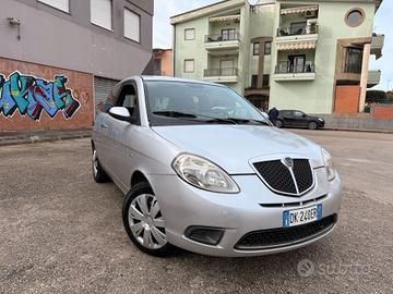 Lancia Ypsilon 1.3 MJT 75 CV Argento