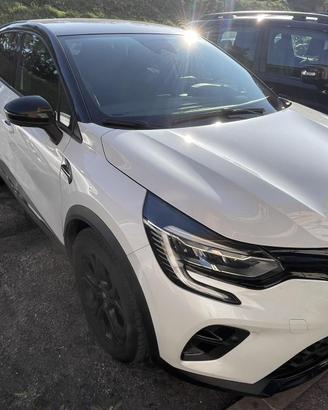 Renault Captur E-Tech Plug in hybrid, full
