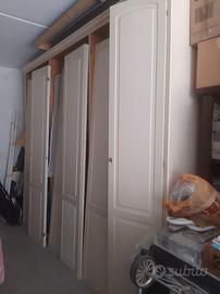Armadio di legno sei ante