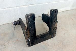 Attacco a due punti trattore