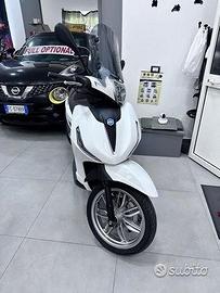 Piaggio Beverly hpe 300