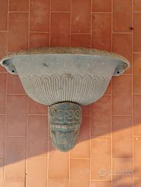 Fontana da parete in ghisa