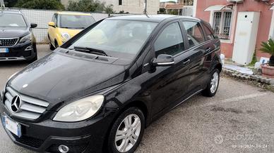 Mercedes-benz B 180 NGT BlueEFFICIENCY Executive-M