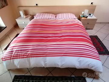LETTO MATRIMONIALE E COMODINI IN CILIEGIO