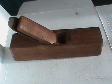 PIALLA   ARTIGIANALE DEGLI ANNI 60.