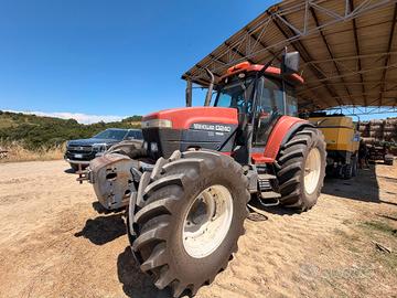 Trattore gommato New Holland G 240