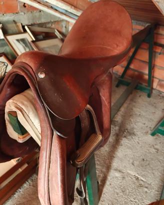 coppia di selle da equitazione 