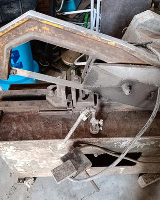 Troncatrice basculante 