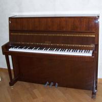 Pianoforte verticale Petrof P 118
