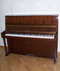 Pianoforte verticale Petrof P 118