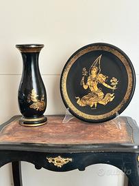 Piatto e vaso  1950, laccato nero,  oro Thailandia