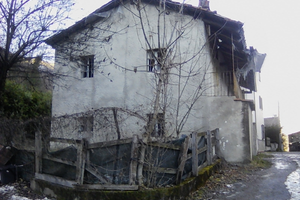 Rustico indipendente 4 lati con piccolo giardino a