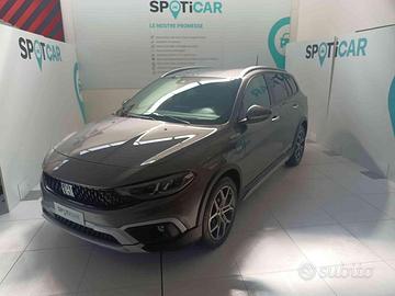 FIAT Tipo 1.5 Hybrid DCT SW Cross