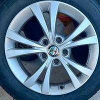 cerchi  e gomme nuove Giulietta 